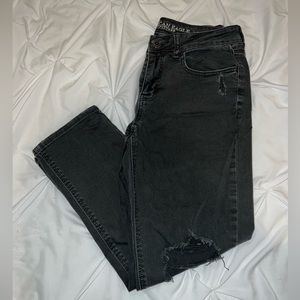 American Eagle Tomgirl ripped grey jeans. Size 4 Short.